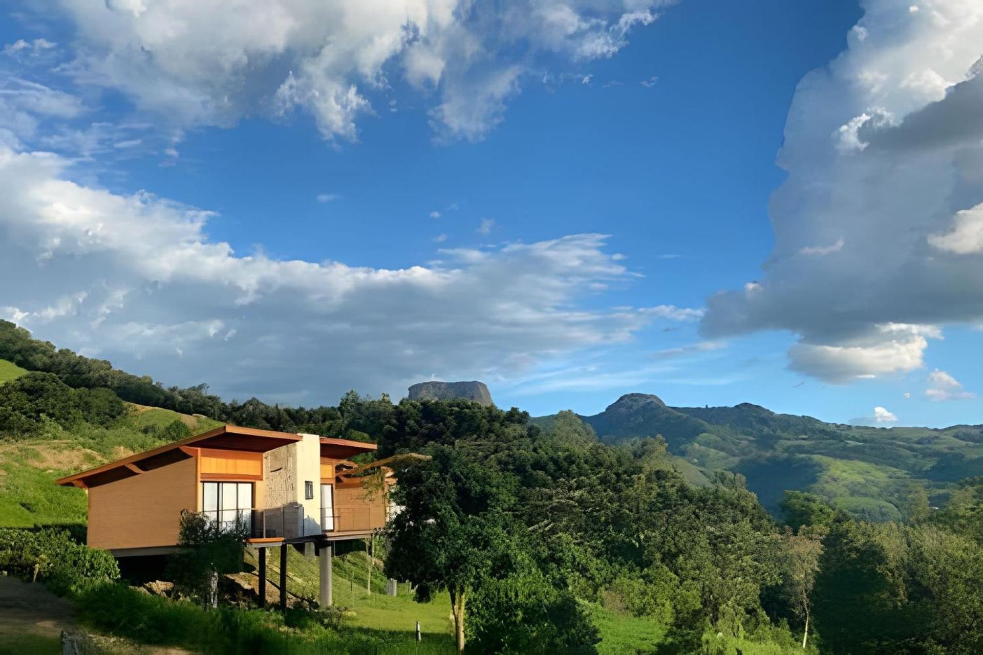 Chales Suites Gorjeios Da Mantiqueira 상벤투 두 사푸카이 외부 사진